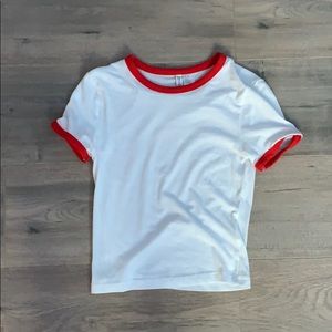 h&m form fitting white tee with red accents